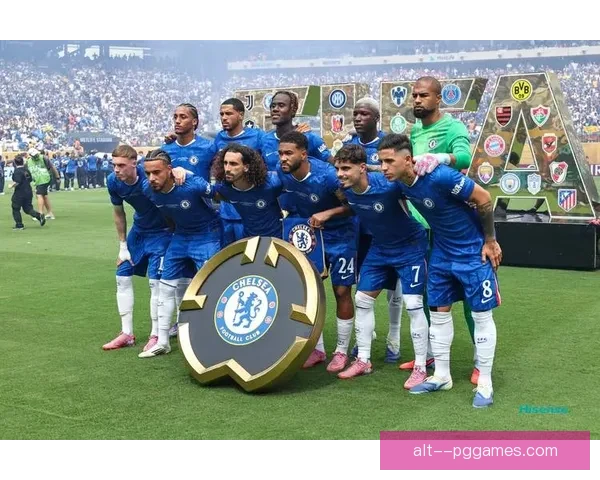 巴黎圣日耳曼正式宣布签下葡萄牙中场若昂·内维斯加盟助力球队实力提升